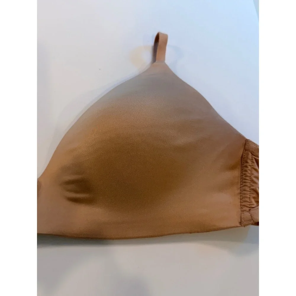 SKIMS Fits Everybody T-Shirt Bra Nude Tan Wireless Molded‎ Cup 38B - Picture 2 of 9